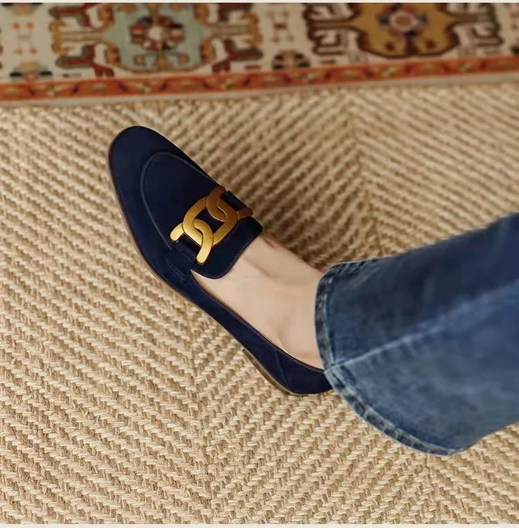 Zapatos planos de moda con hebilla metálica