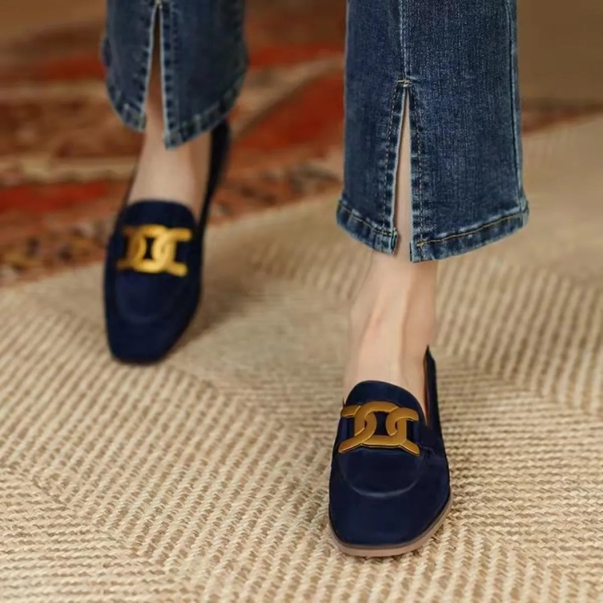 Zapatos planos de moda con hebilla metálica